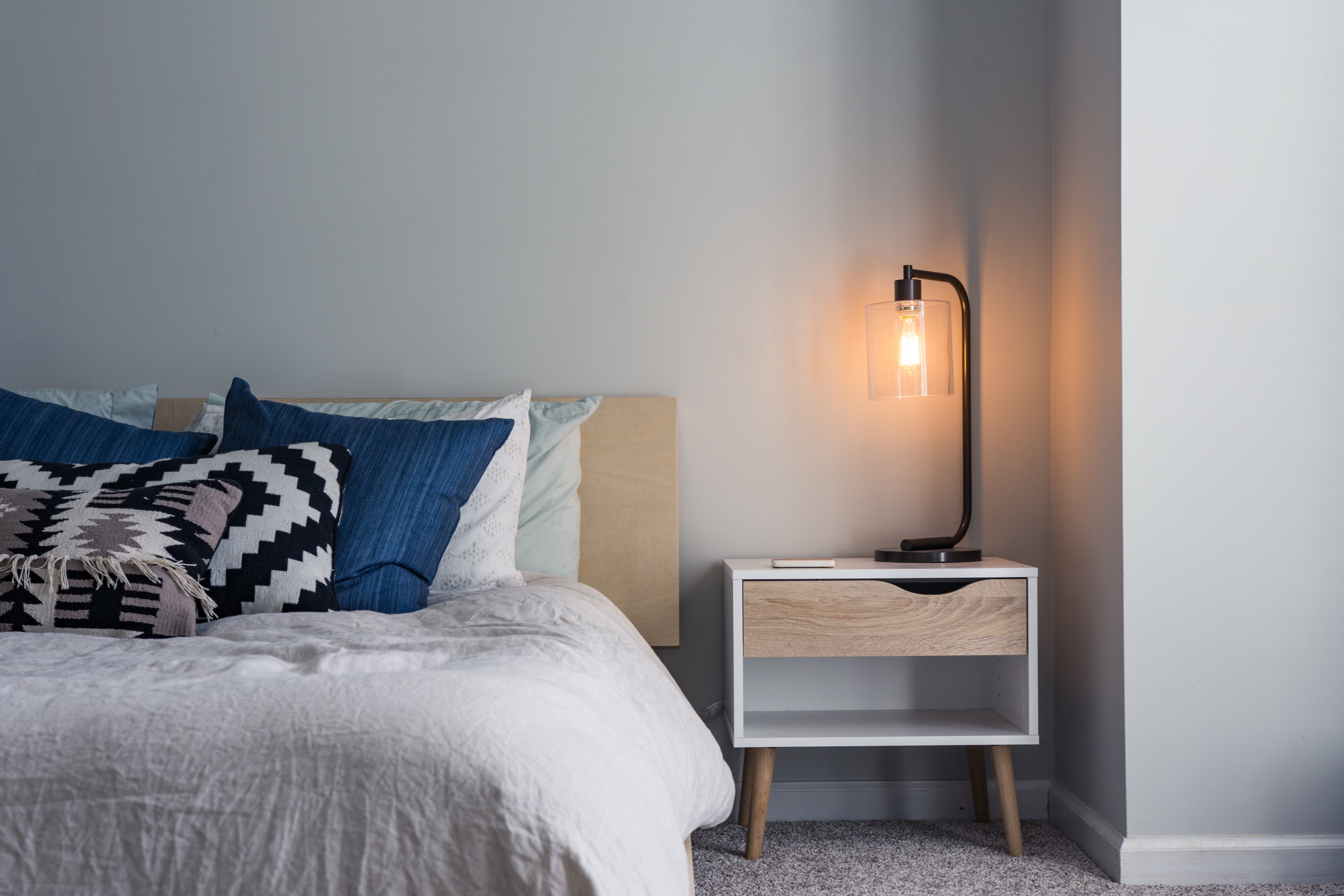 This is the Best Way to Declutter Your Nightstand's featured image